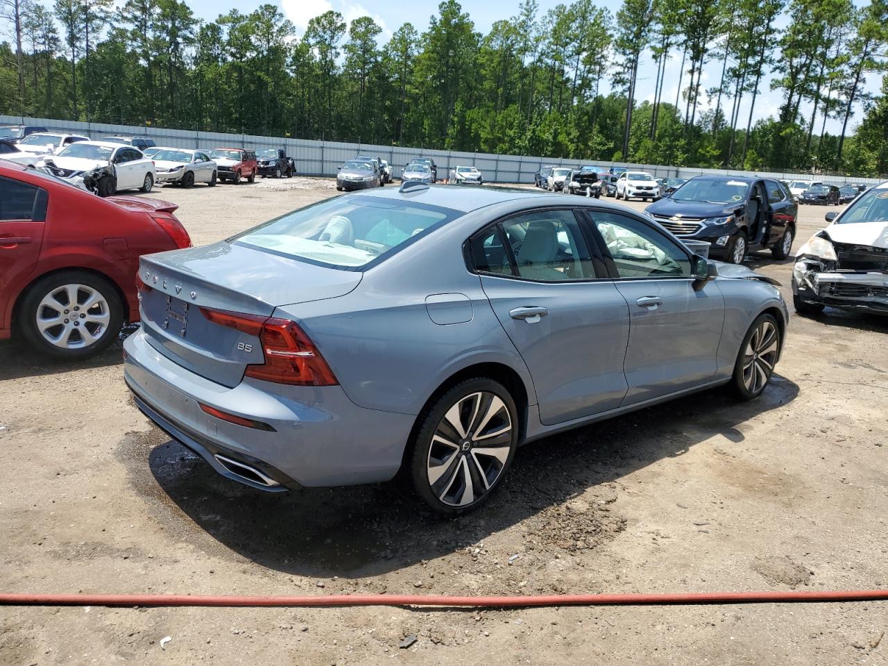 Obraz 3 z 2022 VOLVO S60 B5 MOMENTUM 2022 z VIN 7JRL12FZ7NG160470