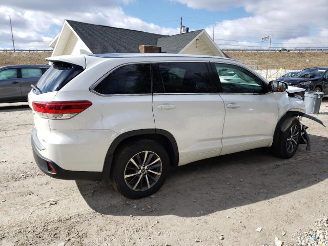 Image 3 of 2018 TOYOTA HIGHLANDER SE 2018 with VIN 5TDJZRFH0JS833369