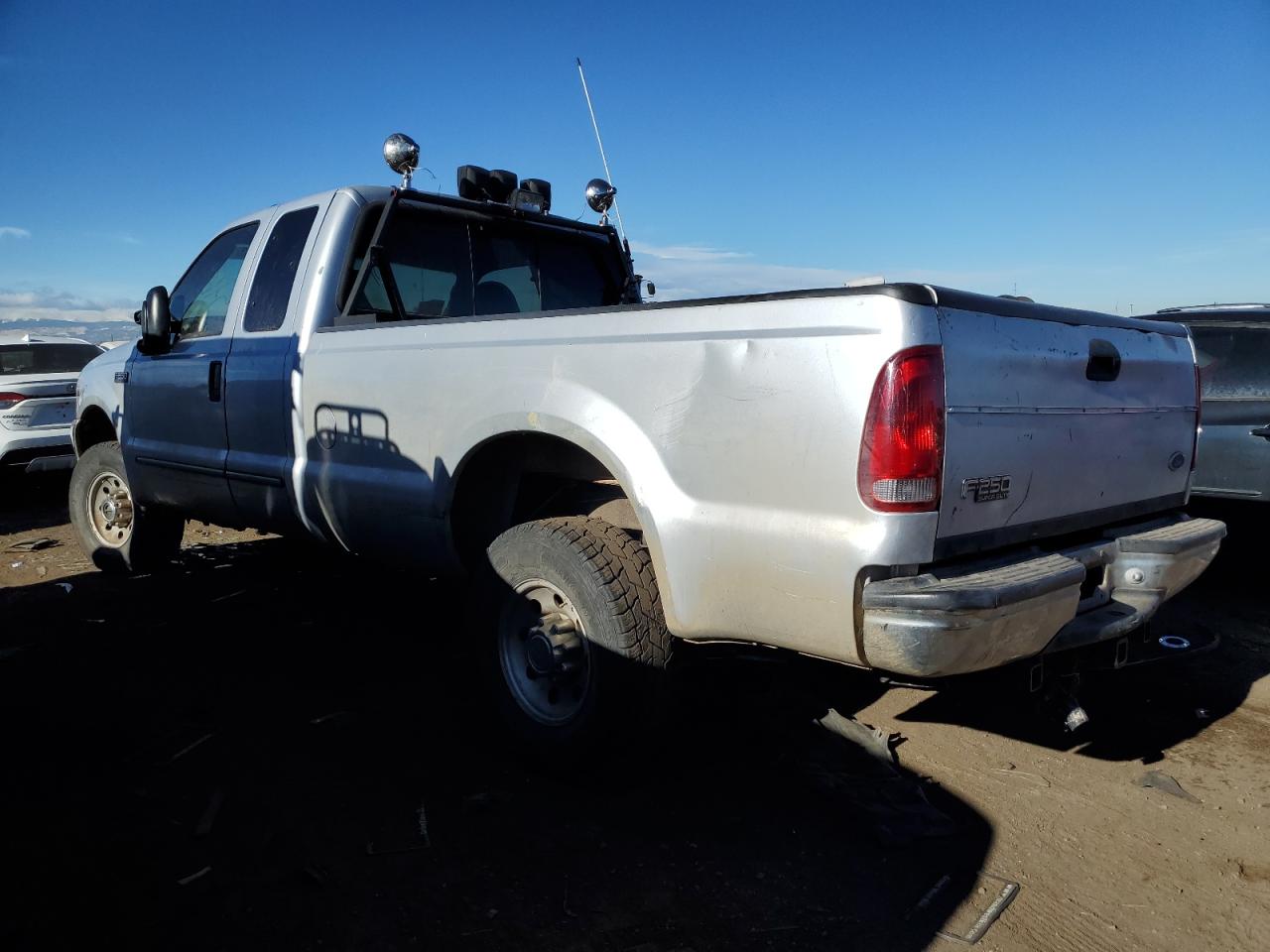 Image 2 of 2000 FORD F250 SUPER DUTY 2000 with VIN 1FTNX21S5YEB91796