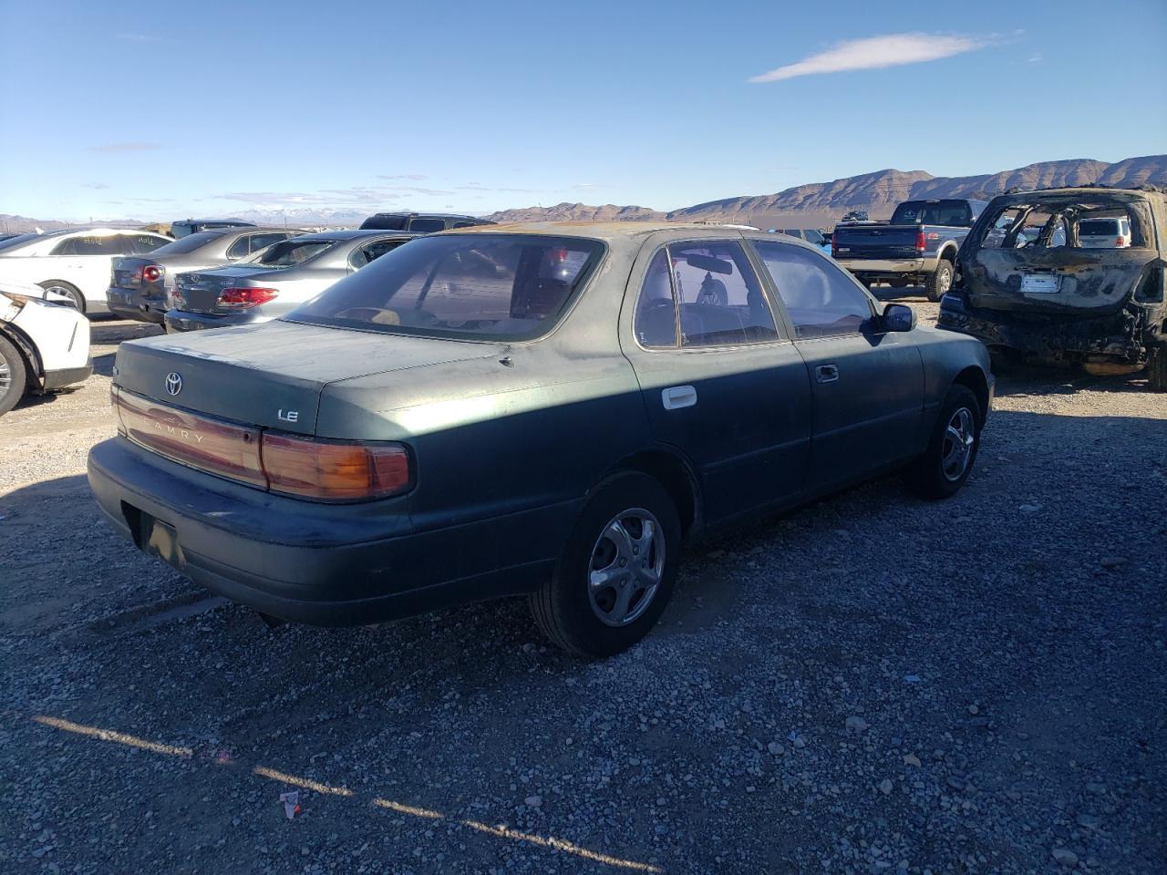 Obraz 3 z 1992 TOYOTA CAMRY LE 1992 z VIN 4T1SK12E5NU139599