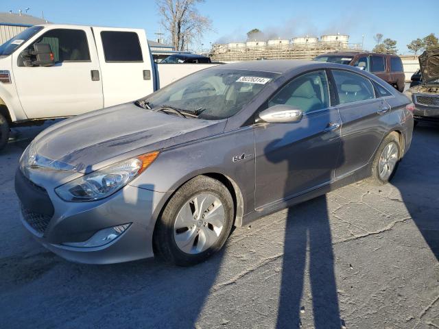 Image 1 of 2013 HYUNDAI SONATA HYBRID 2013 with VIN KMHEC4A46DA051200