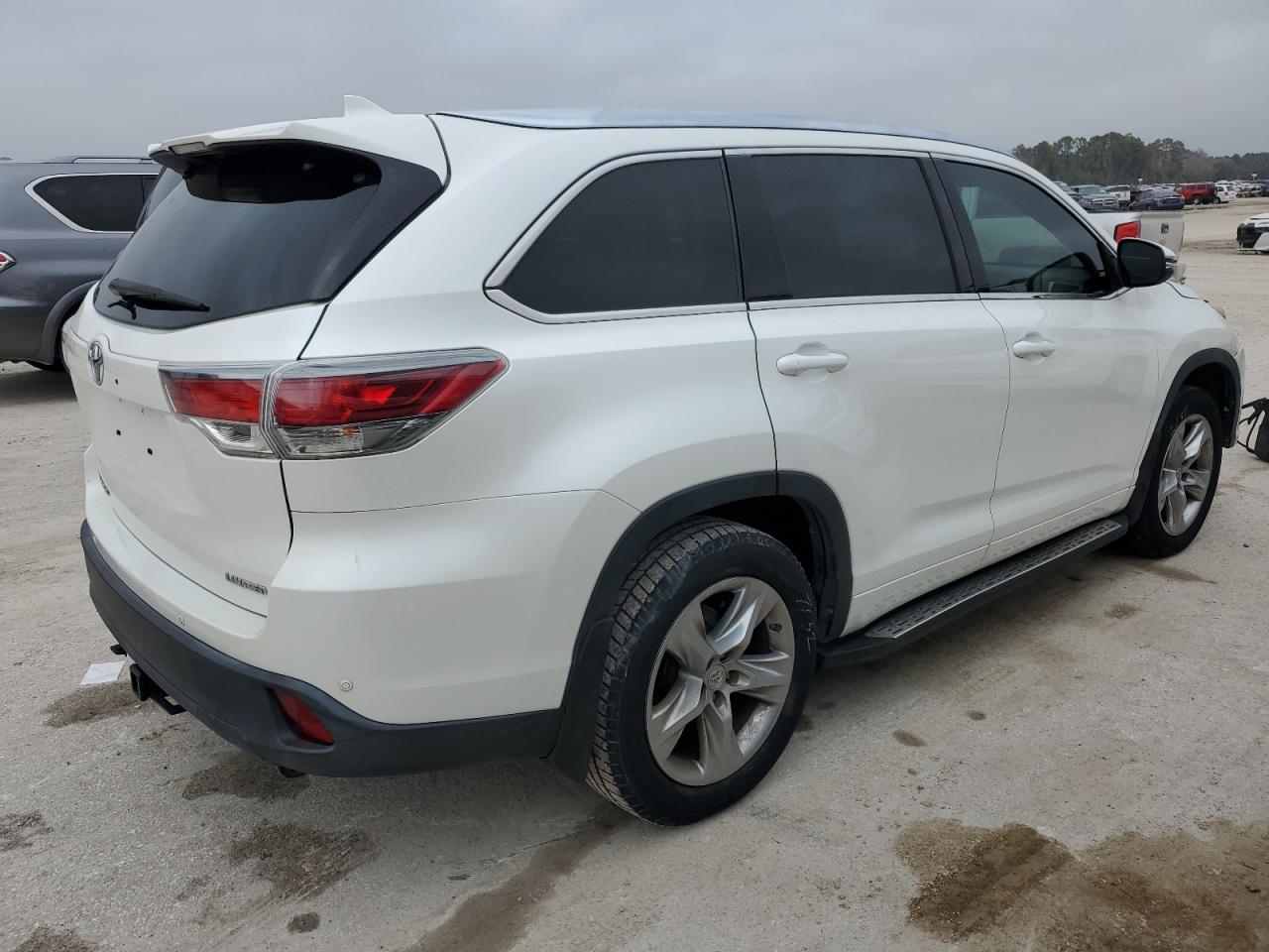 Изображение 3 2015 TOYOTA HIGHLANDER LIMITED 2015 с VIN 5TDYKRFH1FS050698