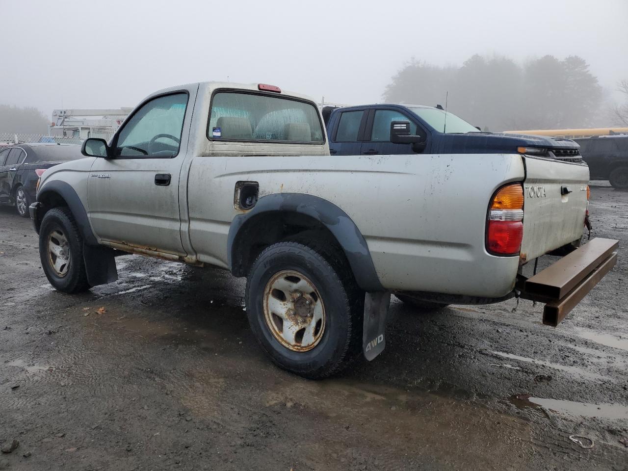 Изображение 2 2001 TOYOTA TACOMA  2001 с VIN 5TEPM62NX1Z870743