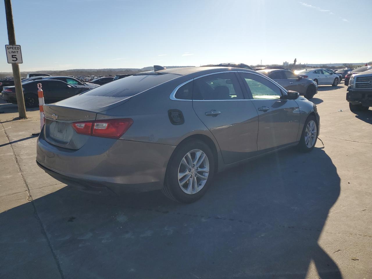 Obraz 3 z 2017 CHEVROLET MALIBU LT 2017 z VIN 1G1ZE5ST5HF220054