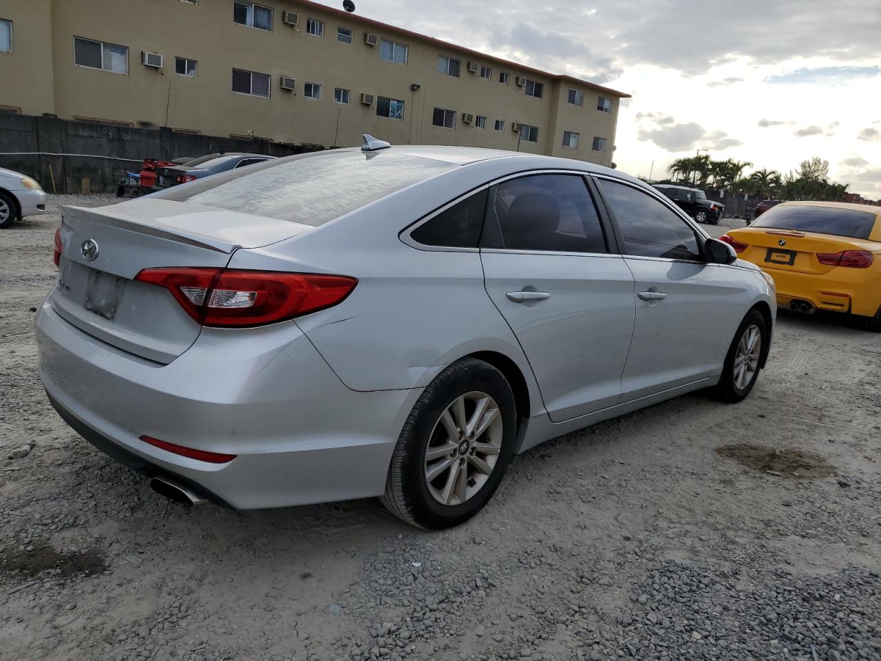 Obraz 3 z 2017 HYUNDAI SONATA SE 2017 z VIN 5NPE24AF4HH445625