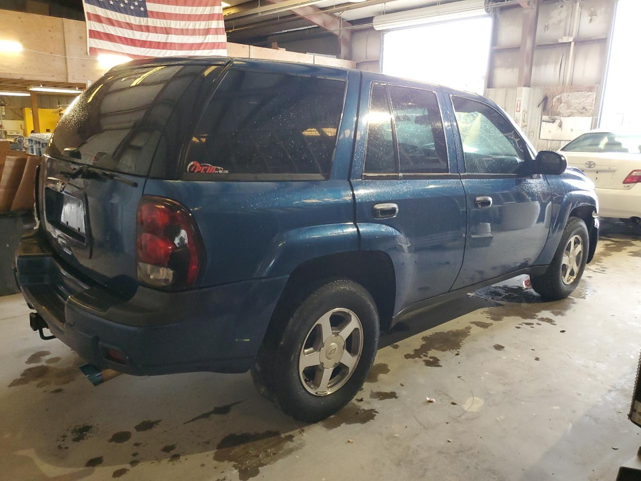 Image 3 of 2005 CHEVROLET TRAILBLAZER LS 2005 with VIN 1GNDS13S152147414