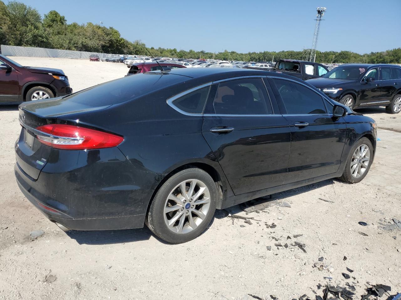 Image 3 of 2017 FORD FUSION SE 2017 with VIN 3FA6P0HD2HR246885