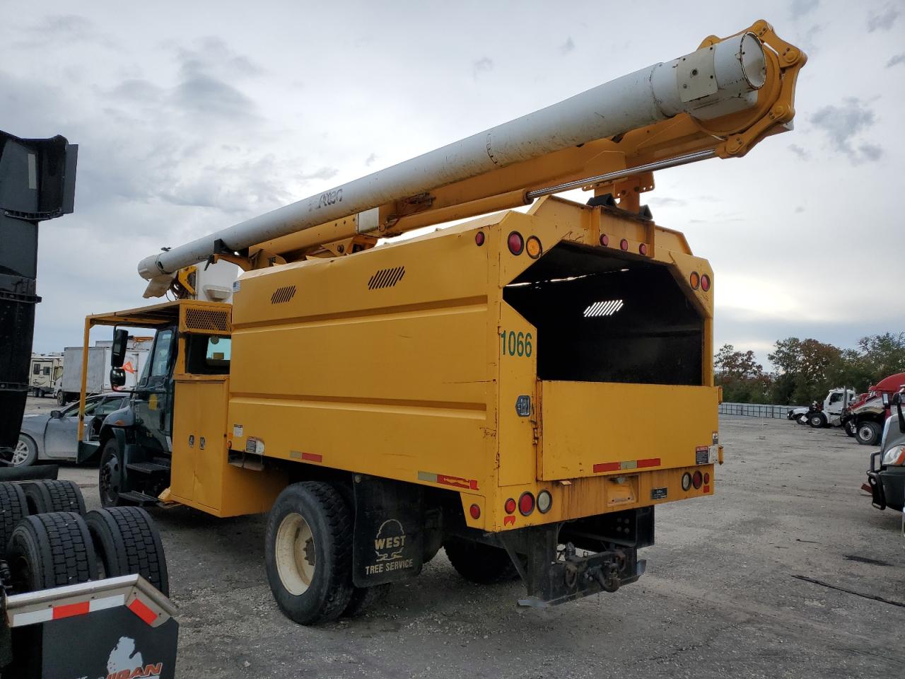 Image 3 of 2007 INTERNATIONAL 4000 4300 2007 with VIN 1HTMMAAL27H510448