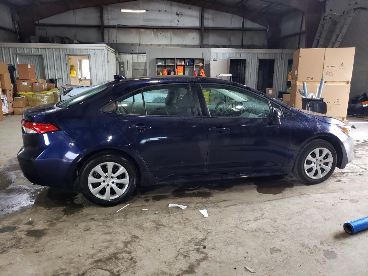 Image 3 of 2021 TOYOTA COROLLA LE 2021 with VIN 5YFEPMAEXMP172101