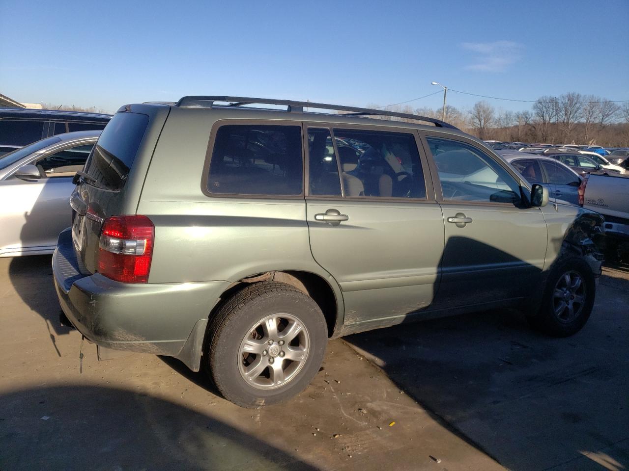 Image 3 of 2004 TOYOTA HIGHLANDER  2004 with VIN JTEEP21A640039925