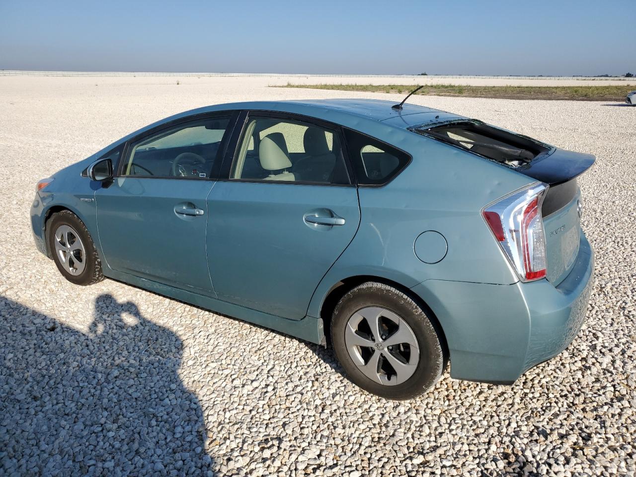 Image 2 of 2015 TOYOTA PRIUS  2015 with VIN JTDKN3DUXF1983829