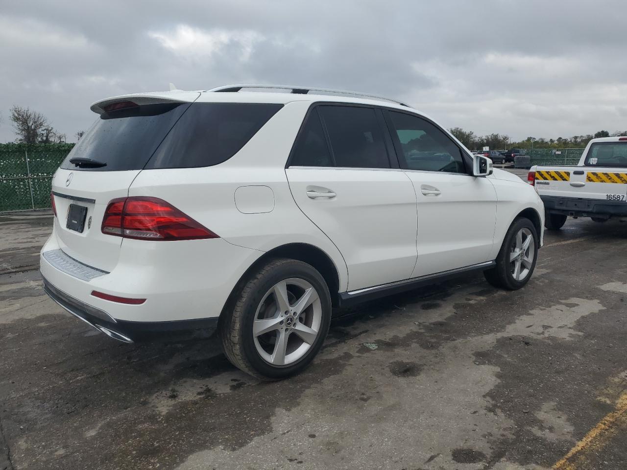 Image 3 of 2017 MERCEDES-BENZ GLE 350 2017 with VIN 4JGDA5JB0HA930719