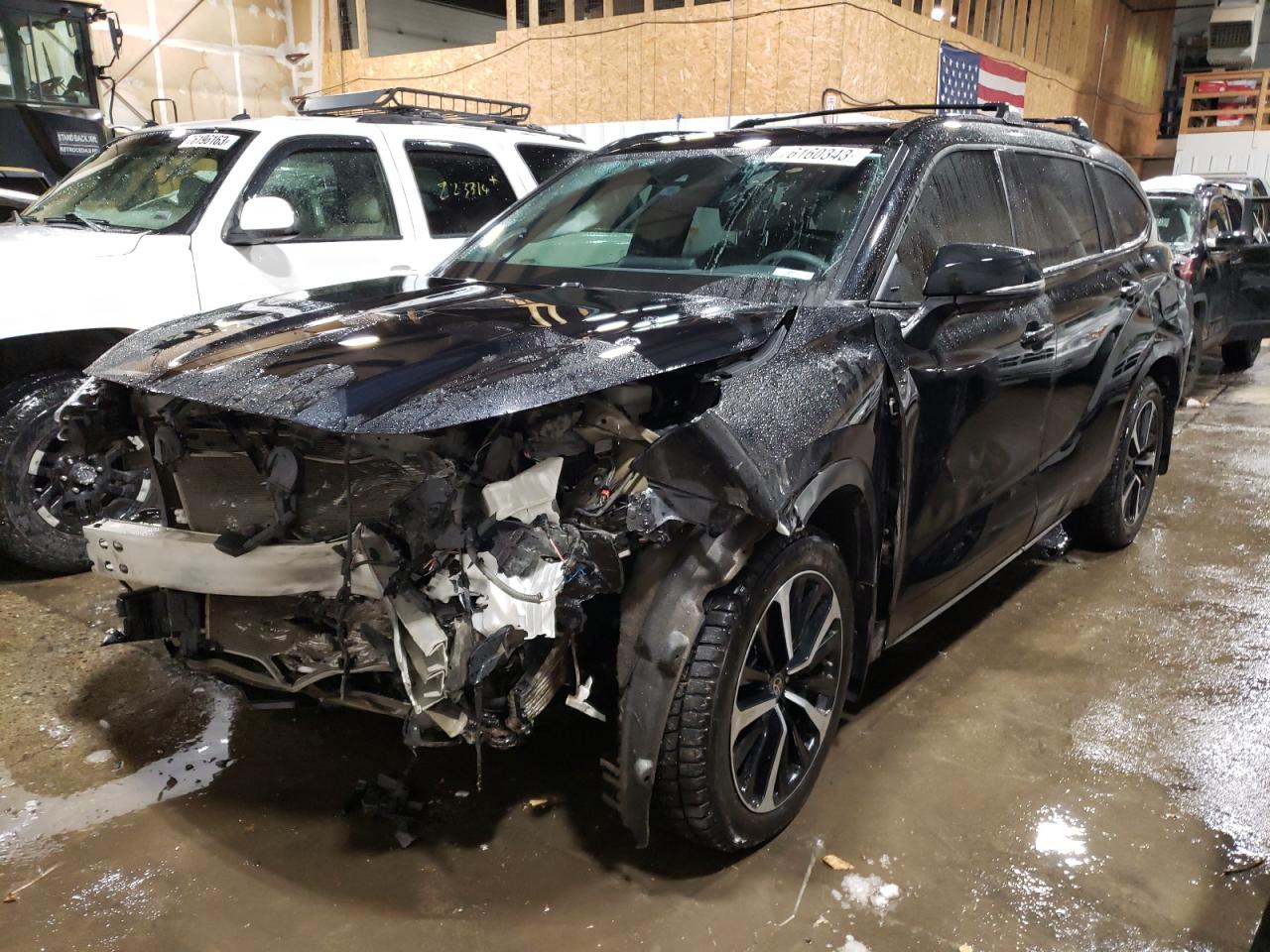 Изображение 2021 TOYOTA HIGHLANDER XSE 2021