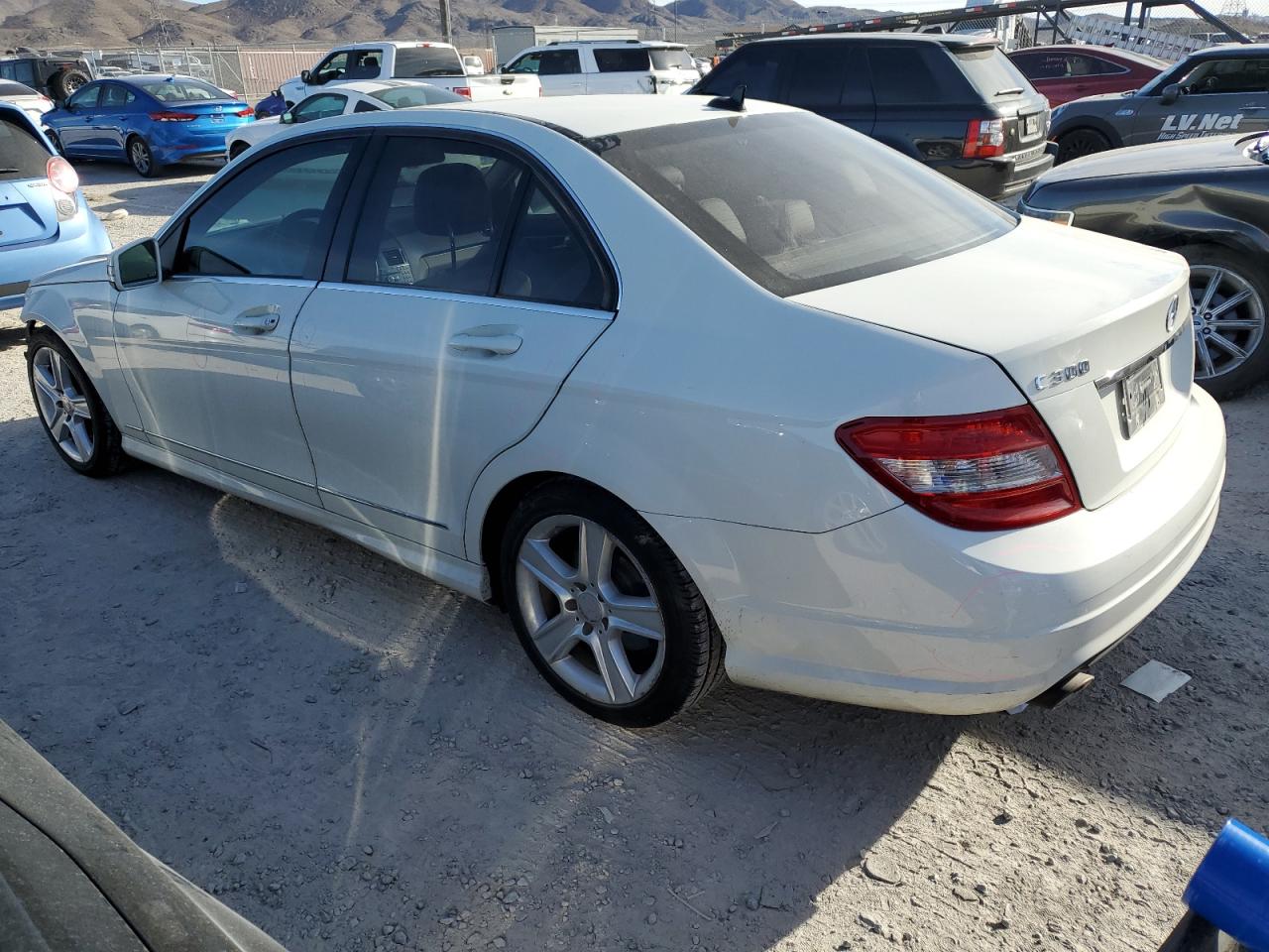 Изображение 2 2011 MERCEDES-BENZ C 300 2011 с VIN WDDGF5EBXBR180306