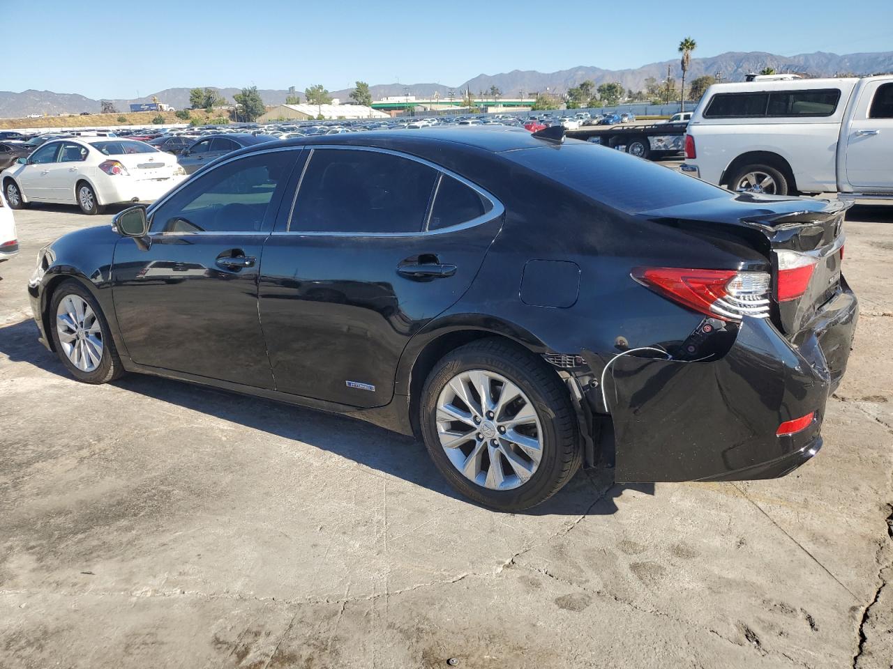 Image 2 of 2015 LEXUS ES 300H 2015 with VIN JTHBW1GG2F2085595