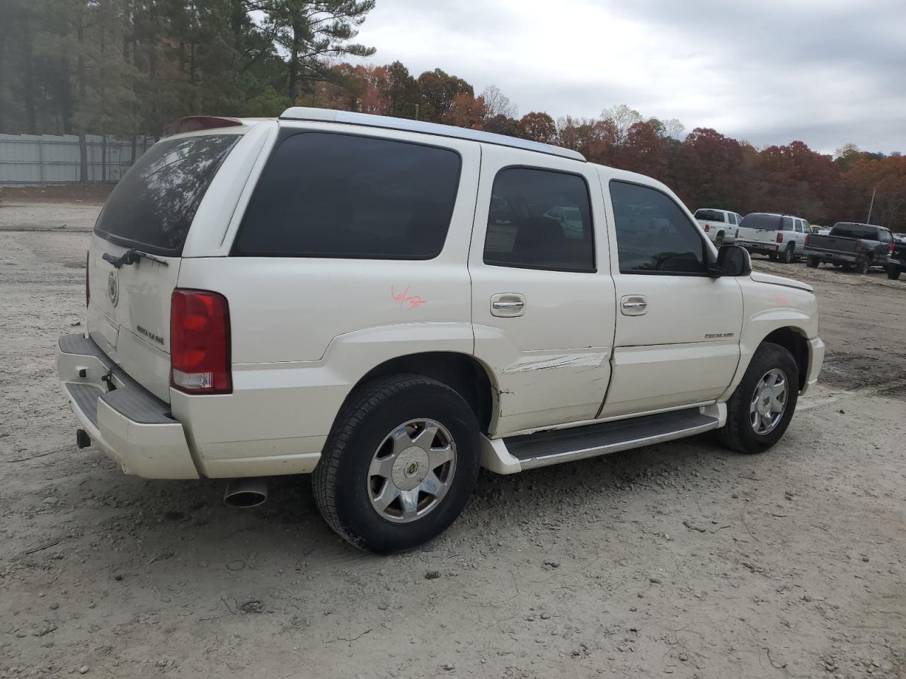Image 3 of 2004 CADILLAC ESCALADE LUXURY 2004 with VIN 1GYEK63N14R314827