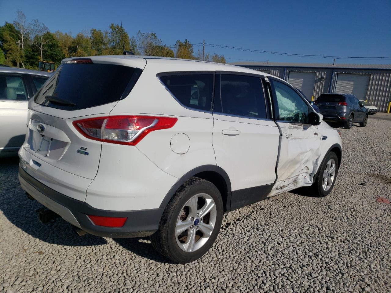 Image 3 of 2016 FORD ESCAPE SE 2016 with VIN 1FMCU9GX9GUB75869
