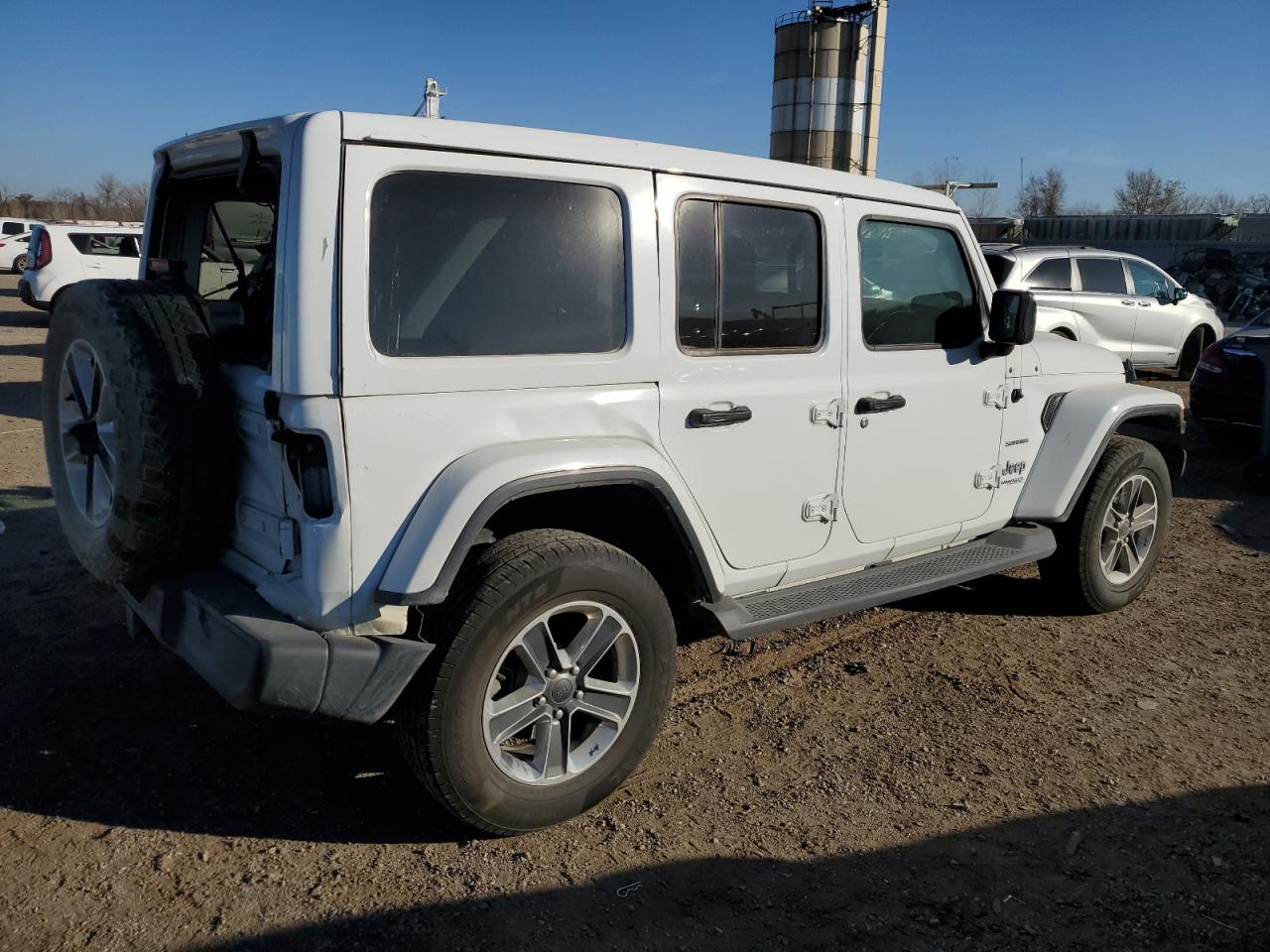 Image 3 of 2020 JEEP WRANGLER UNLIMITED SAHARA 2020 with VIN 1C4HJXEN5LW101873