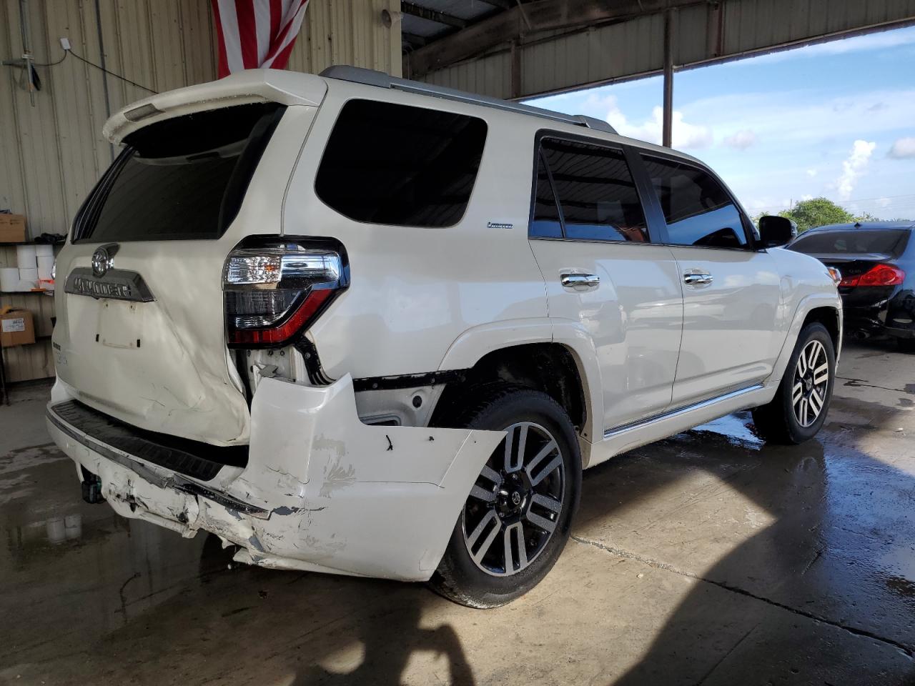 Изображение 3 2017 TOYOTA 4RUNNER SR5/SR5 PREMIUM 2017 с VIN JTEBU5JR5H5426946