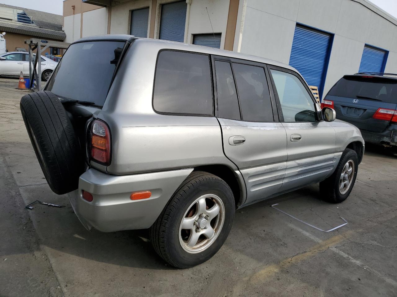 Obraz 3 z 1999 TOYOTA RAV4  1999 z VIN JT3GP10V2X7046611