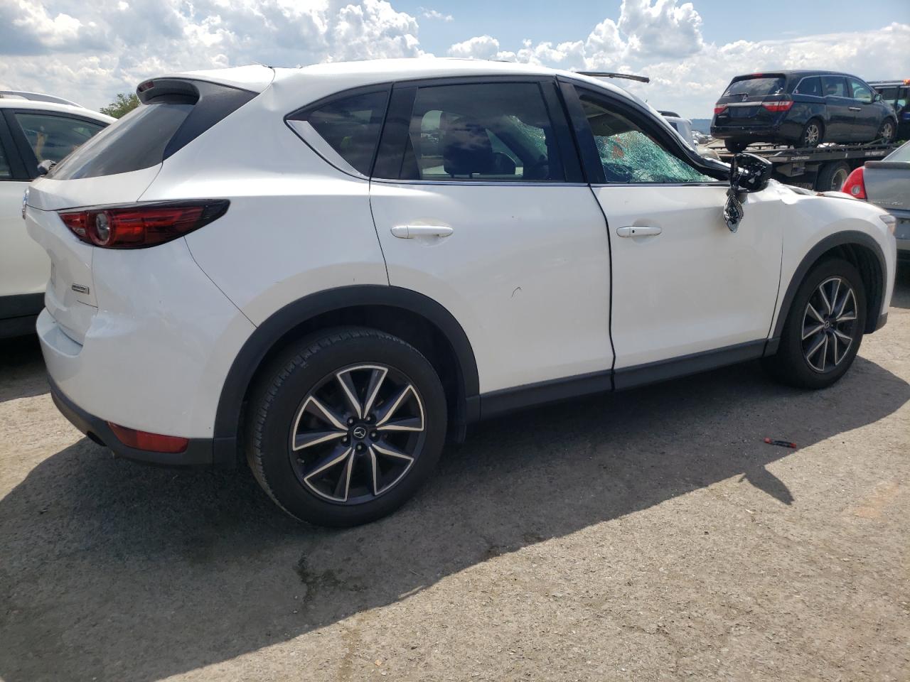 Image 3 of 2018 MAZDA CX-5 GRAND TOURING 2018 with VIN JM3KFBDM2J0411618