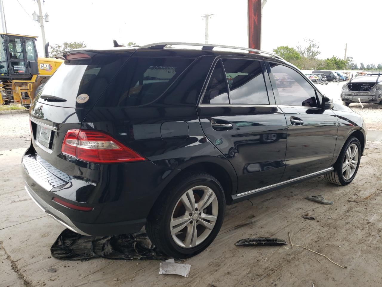 Image 3 of Mercedes-Benz Ml 350 2013 with VIN 4JGDA5JB4DA147655