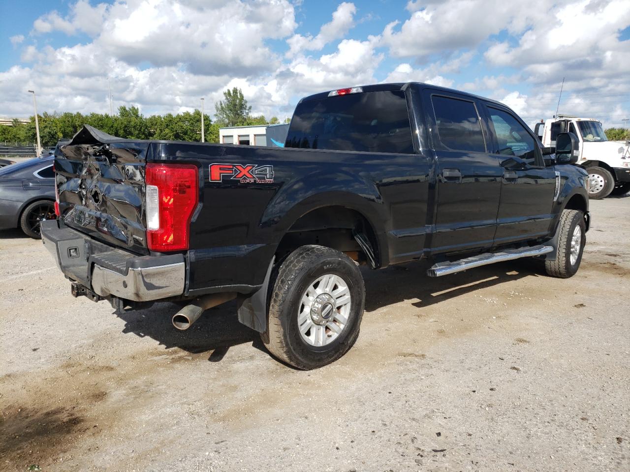 Obraz 3 z Ford F250 Super Duty 2017 z VIN 1FT7W2B66HEC36290