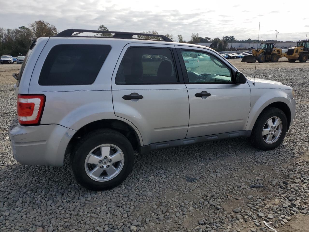 Image 3 of 2012 FORD ESCAPE XLS 2012 with VIN 1FMCU0C74CKA60037
