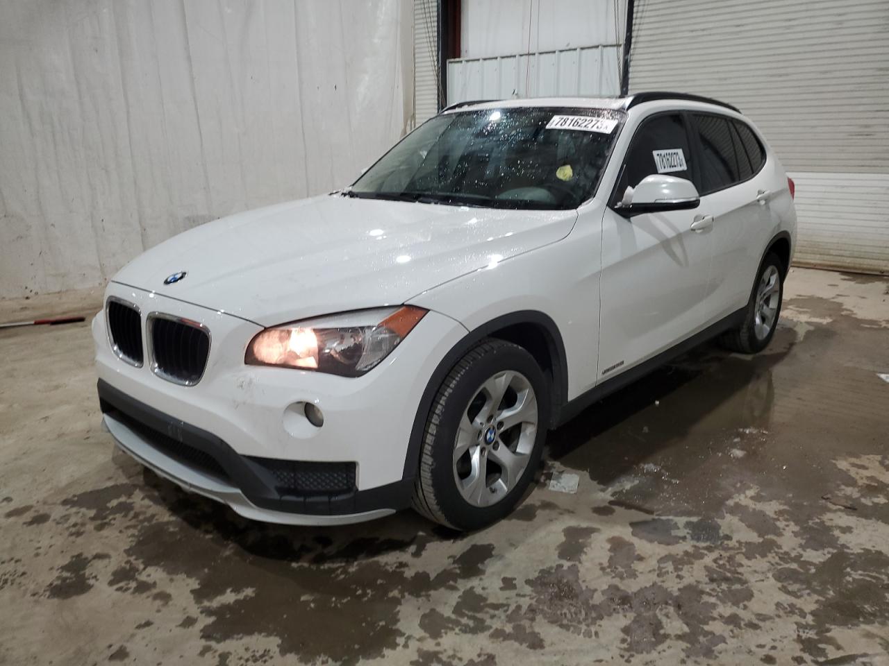 Image 1 of 2015 BMW X1 SDRIVE28I 2015 with VIN WBAVM1C5XFVW58425