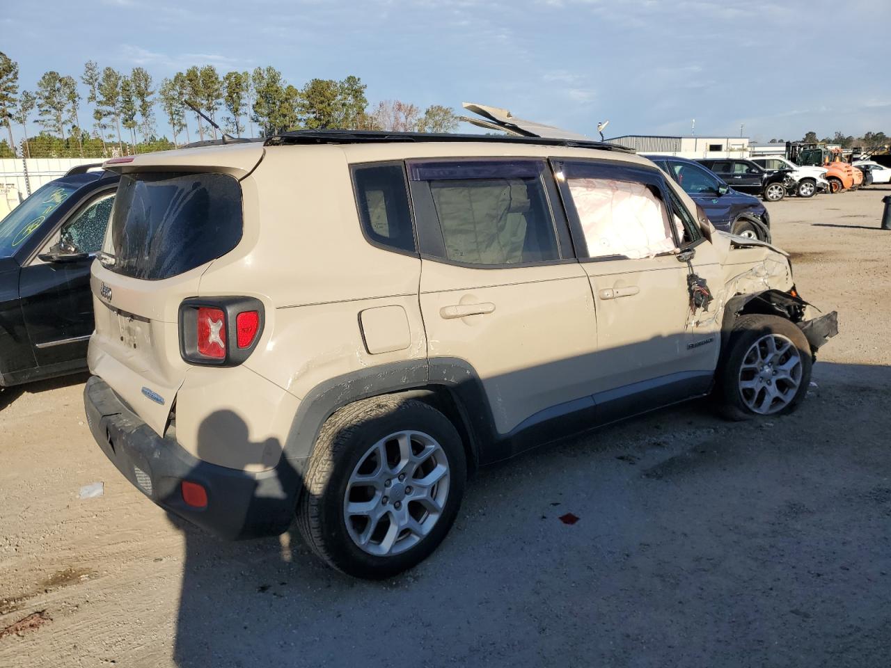 Image 3 of 2016 JEEP RENEGADE LATITUDE 2016 with VIN ZACCJABT6GPE30871