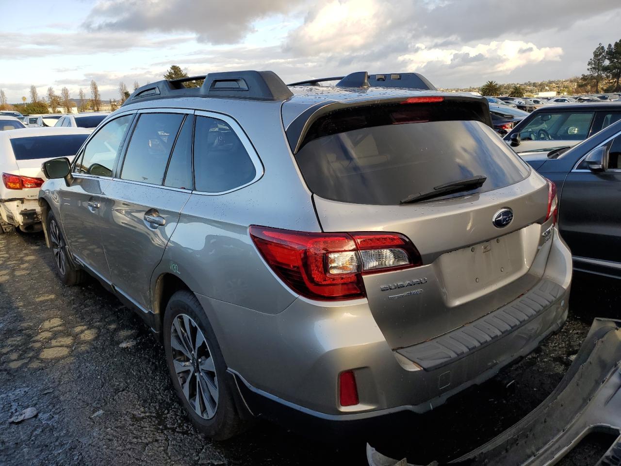 Image 2 of 2016 SUBARU OUTBACK 3.6R LIMITED 2016 with VIN 4S4BSENC6G3277694