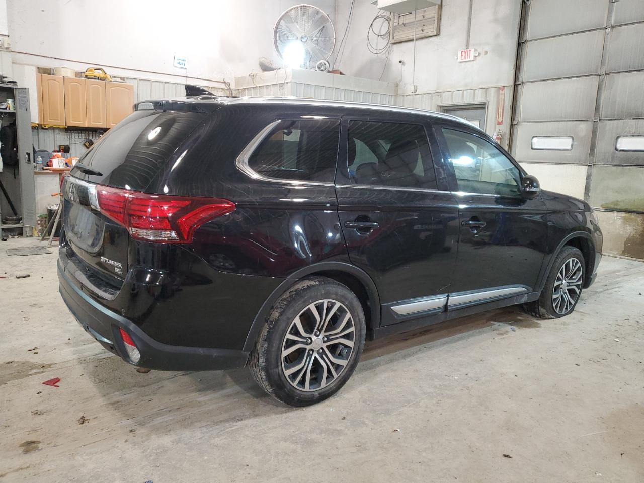 Obraz 3 z 2017 MITSUBISHI OUTLANDER SE 2017 z VIN JA4AZ3A36HZ018847
