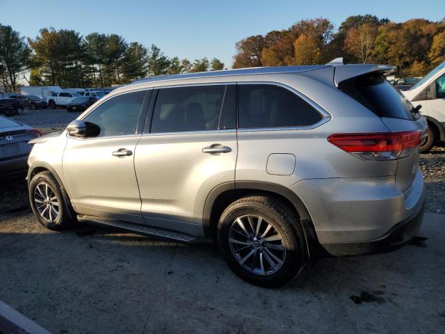 Image 2 of 2018 TOYOTA HIGHLANDER SE 2018 with VIN 5TDJZRFH0JS534187