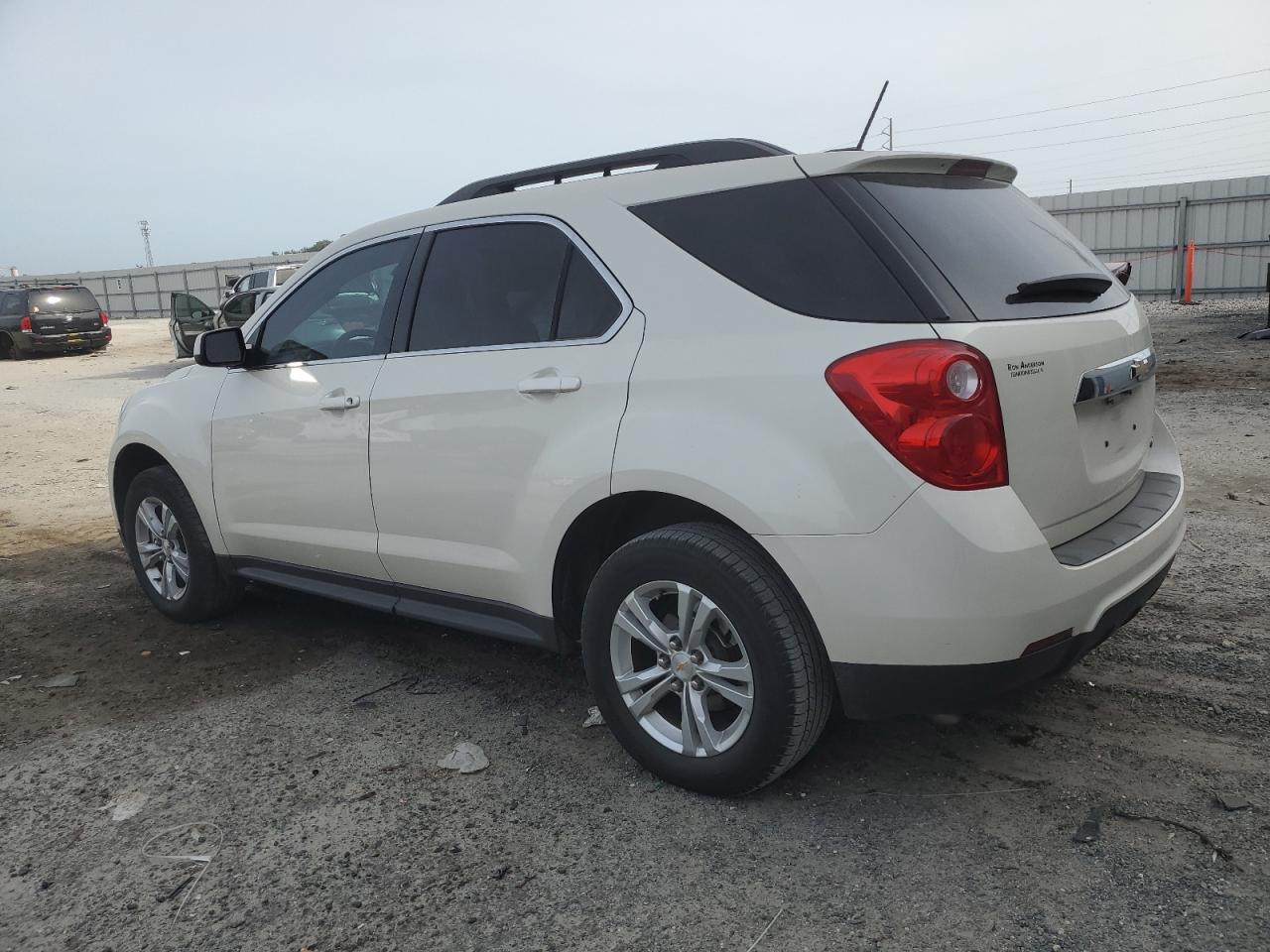 Image 2 of 2015 CHEVROLET EQUINOX LT 2015 with VIN 1GNALBEK7FZ132539