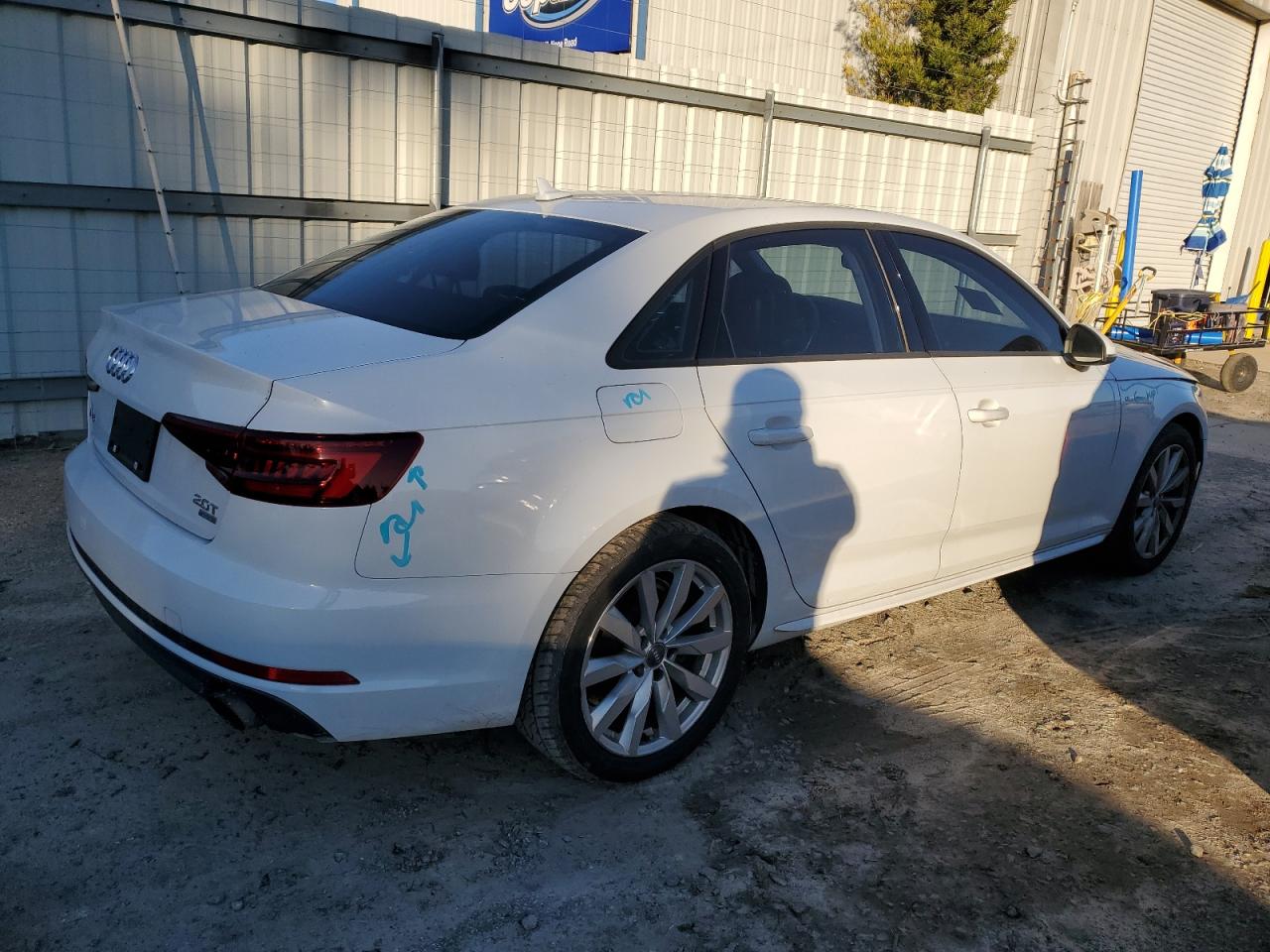 Obraz 3 z 2018 AUDI A4 PREMIUM 2018 z VIN WAUKMAF4XJA125089
