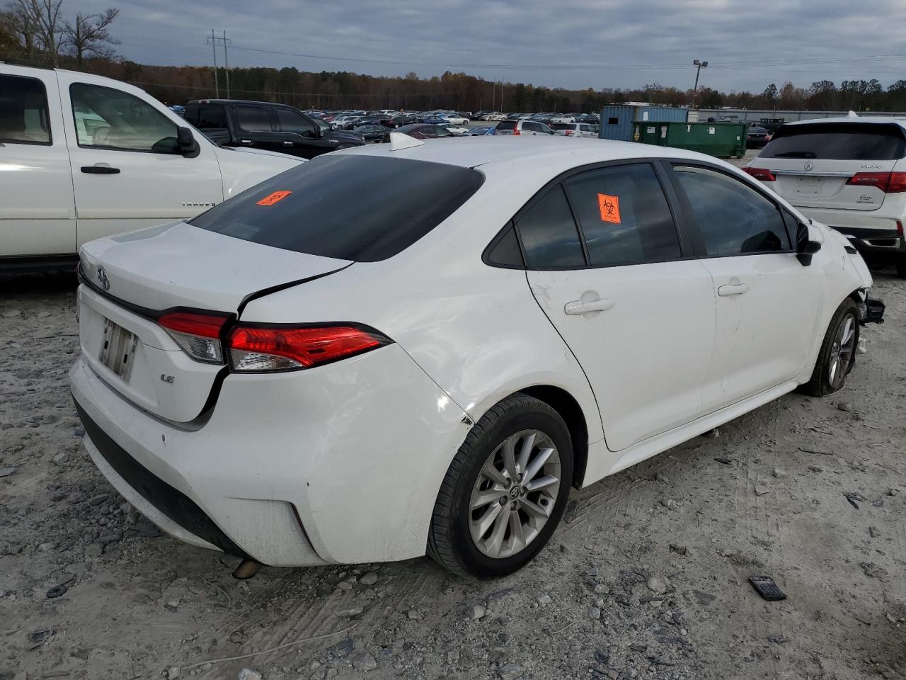 Image 3 of 2021 TOYOTA COROLLA LE 2021 with VIN JTDVPMAE5MJ145621