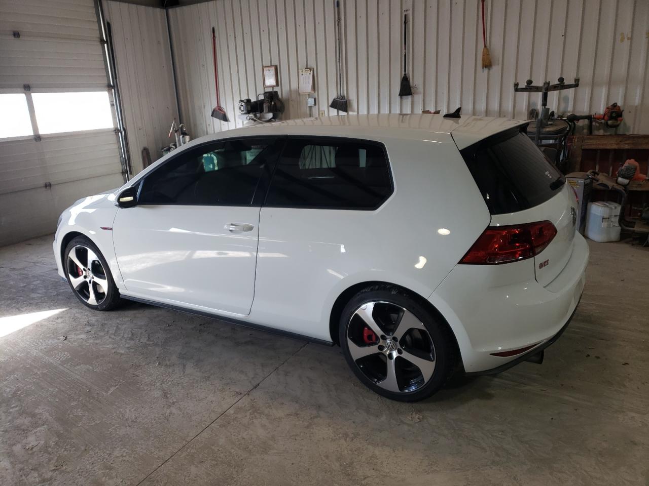 Изображение 2 2015 VOLKSWAGEN GTI  2015 с VIN 3VWT47AU1FM078382
