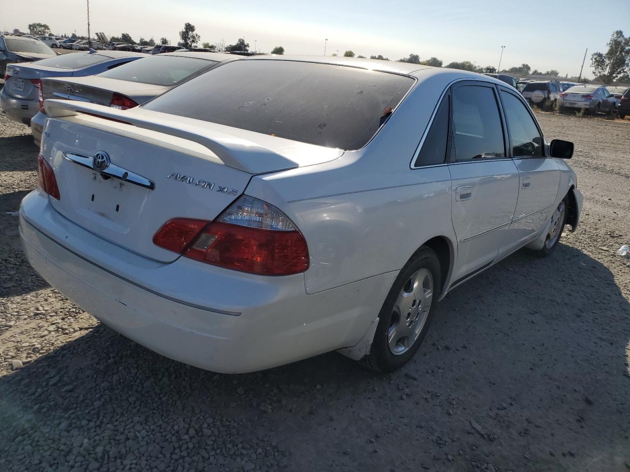 Изображение 3 2004 TOYOTA AVALON XL 2004 с VIN 4T1BF28B24U373656