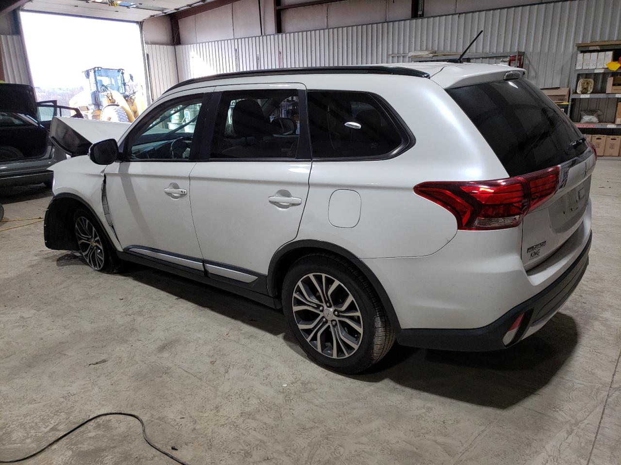 Obraz 2 z 2016 MITSUBISHI OUTLANDER SE 2016 z VIN JA4AD3A33GZ006023