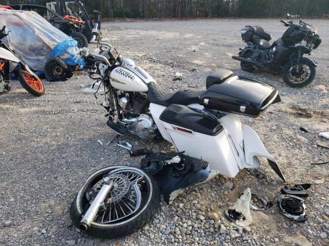 Image 3 of 2014 HARLEY-DAVIDSON FLHXS STREET GLIDE SPECIAL 2014 with VIN 1HD1KRM11EB641819