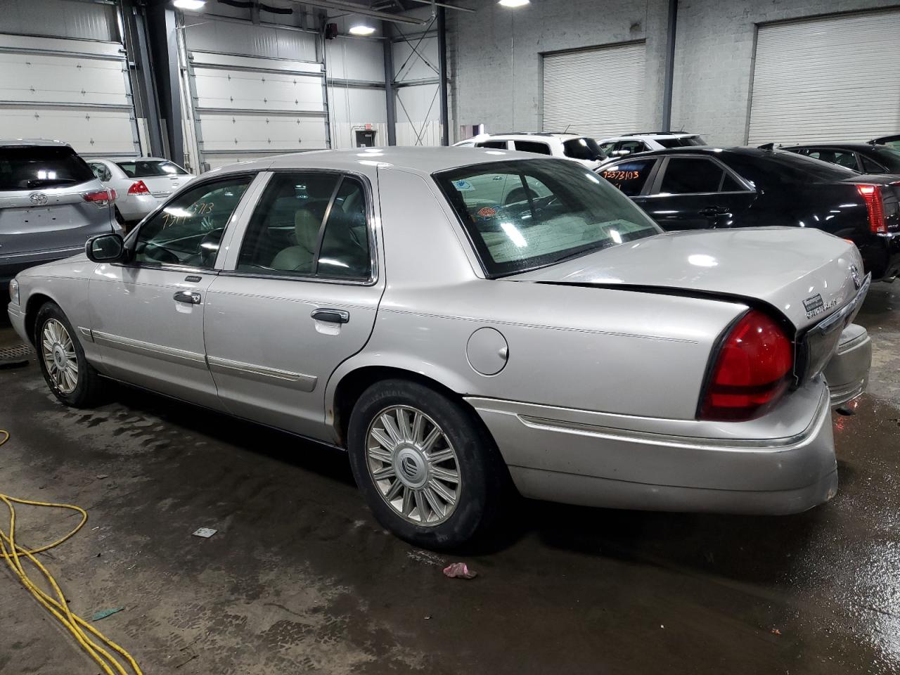 Image 2 of 2008 MERCURY GRAND MARQUIS LS 2008 with VIN 2MEFM75VX8X647996