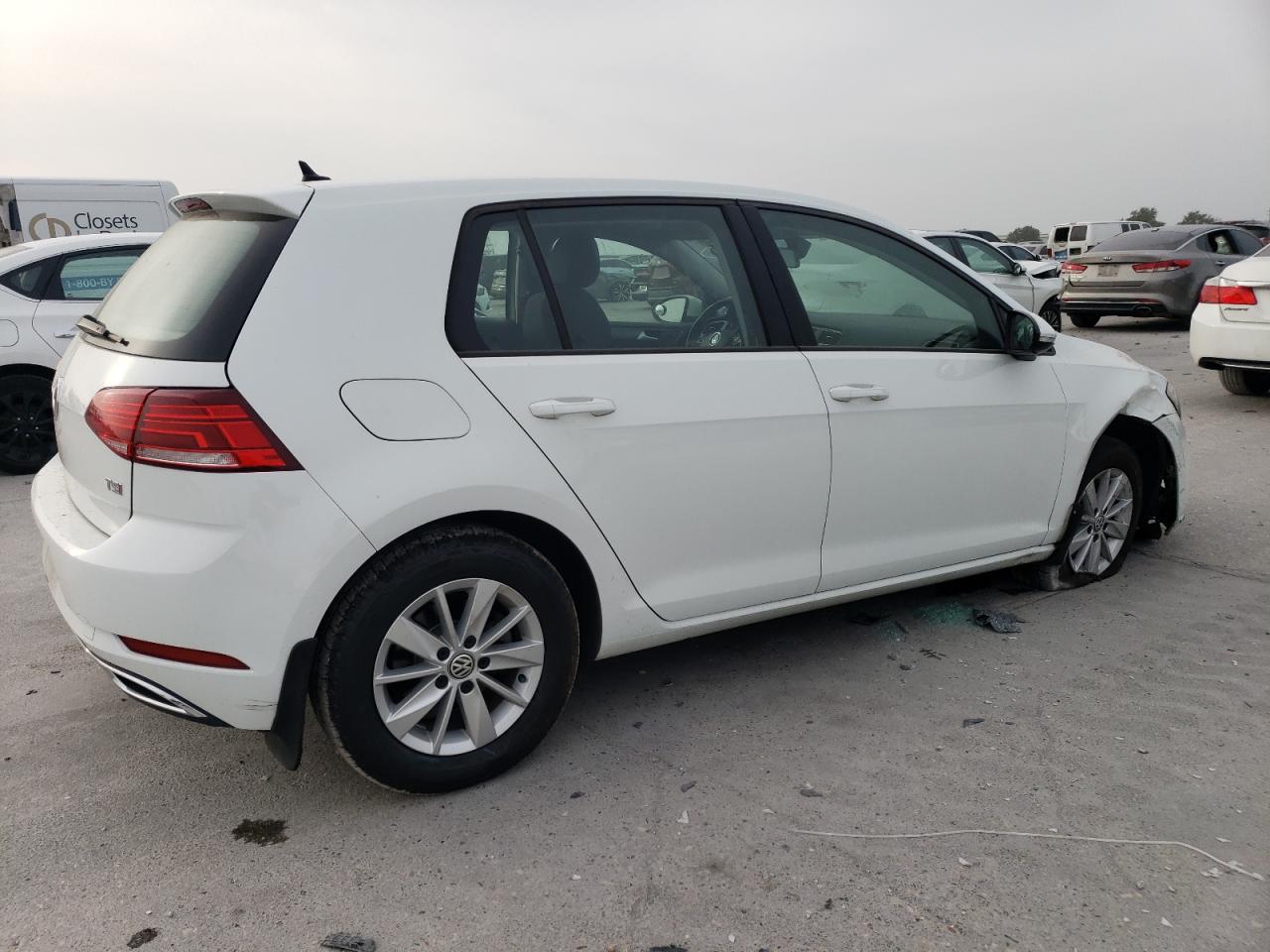 Image 3 of 2018 VOLKSWAGEN GOLF S 2018 with VIN 3VWG17AUXJM259564