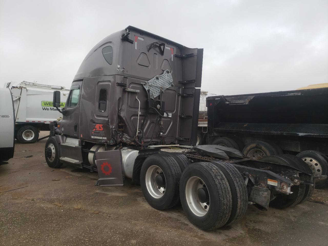 Image 3 of 2015 FREIGHTLINER CASCADIA 125  2015 with VIN 3AKJGLD59FSGK1509