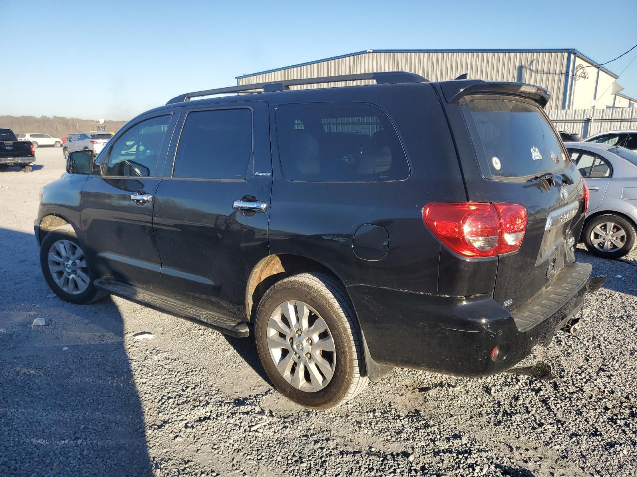 Изображение 2 2011 TOYOTA SEQUOIA PLATINUM 2011 с VIN 5TDDW5G19BS047703