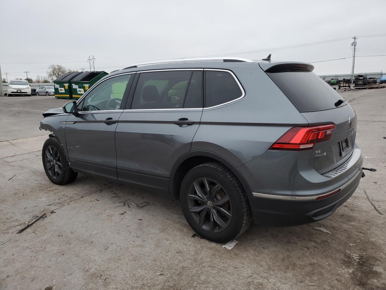Image 2 of 2022 VOLKSWAGEN TIGUAN SE 2022 with VIN 3VV2B7AX2NM161561