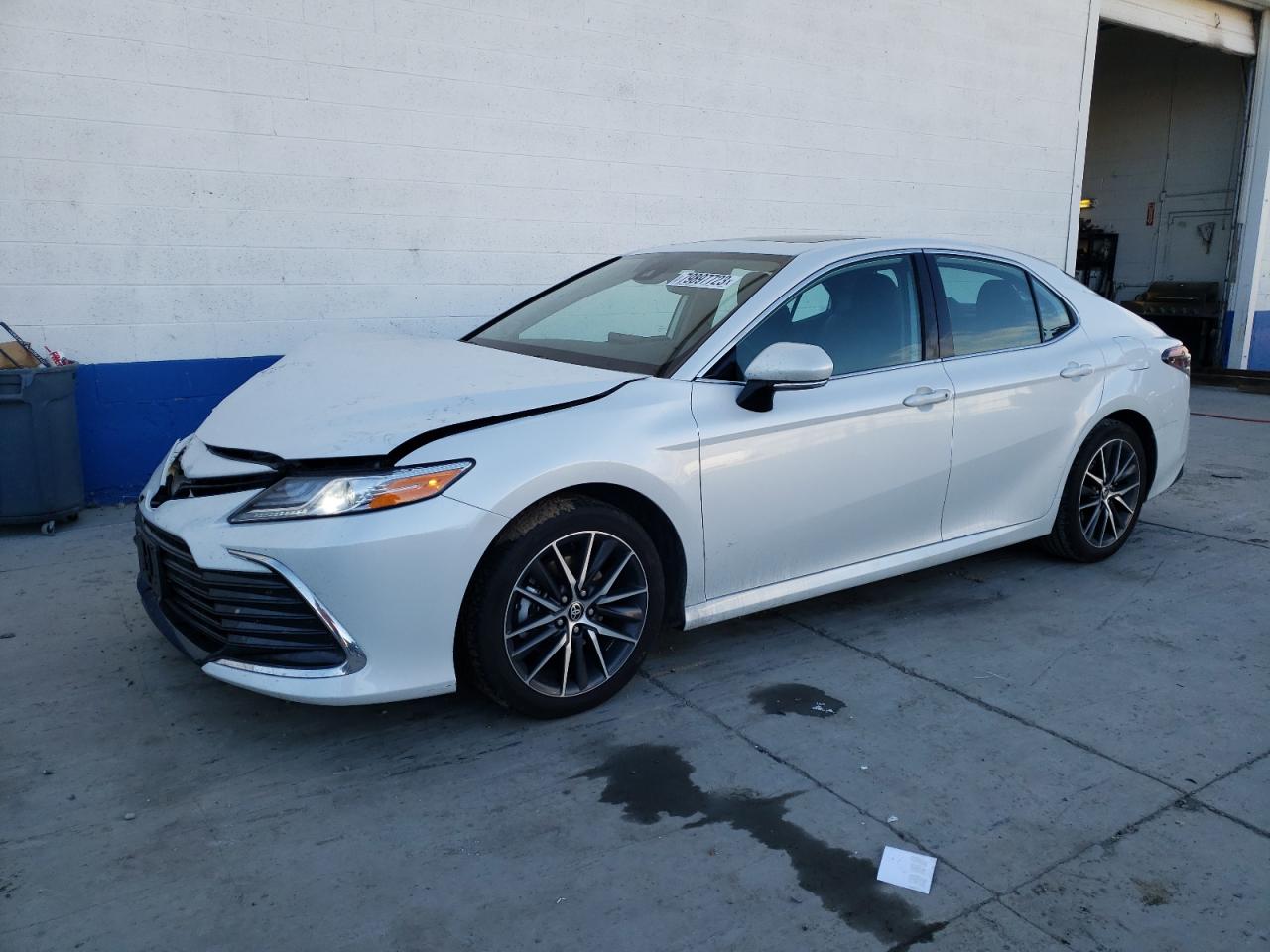 Изображение 1 2022 TOYOTA CAMRY XLE 2022 с VIN 4T1F31AK2NU594397