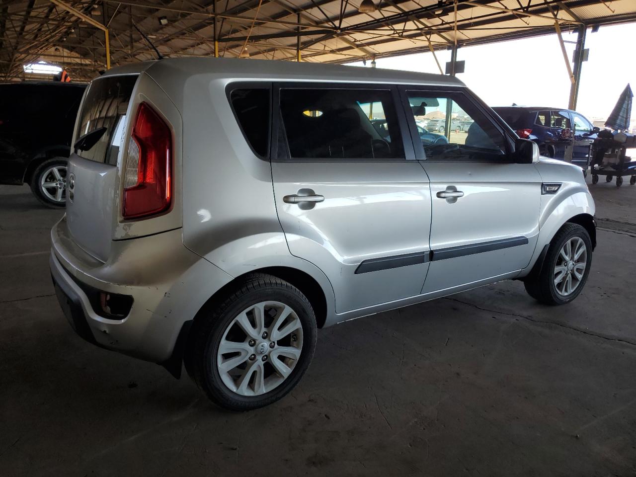 Image 3 of 2013 KIA SOUL  2013 with VIN KNDJT2A56D7576576