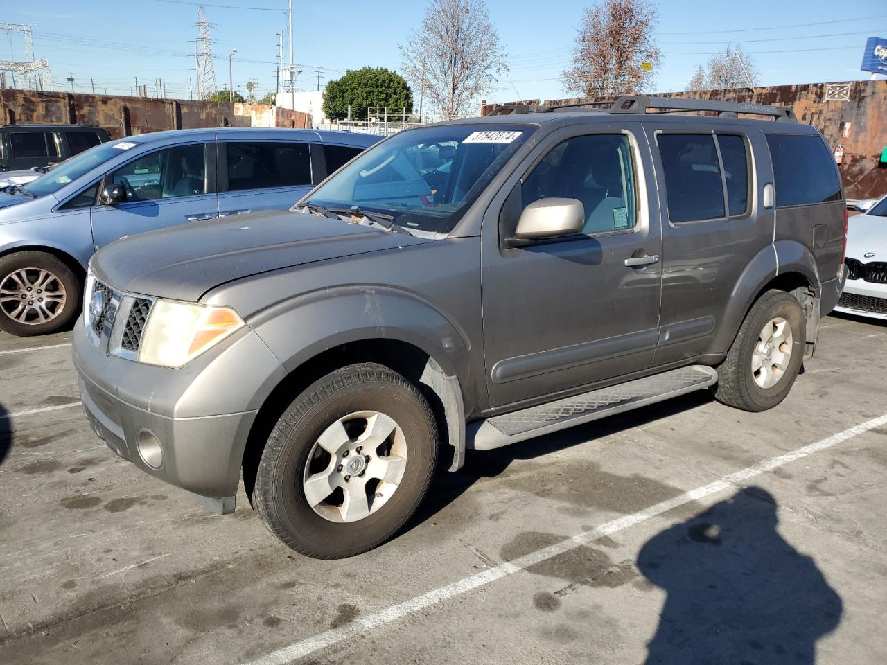Obraz 1 z 2004 NISSAN PATHFINDER LE 2004 z VIN 5N1AR18U65C705779