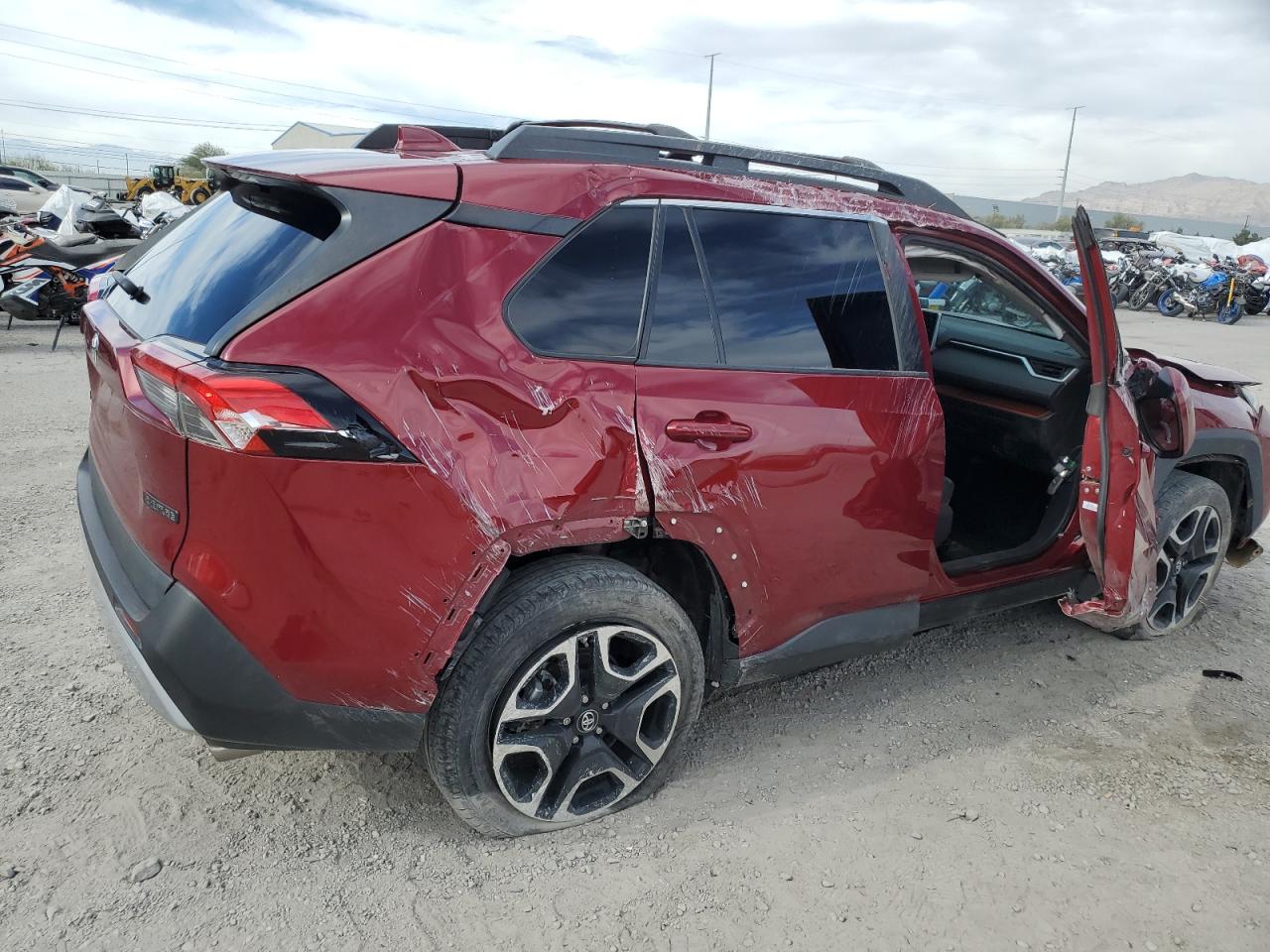 Obraz 3 z 2019 TOYOTA RAV4 ADVENTURE 2019 z VIN 2T3J1RFV5KW012085
