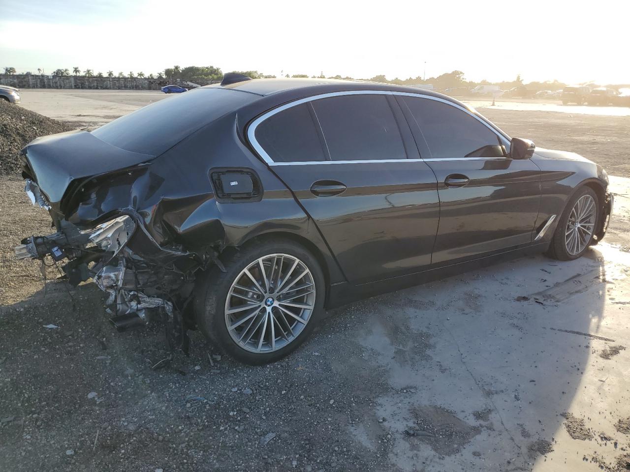 Obraz 3 z 2019 BMW 530 I 2019 z VIN WBAJA5C55KWW49201